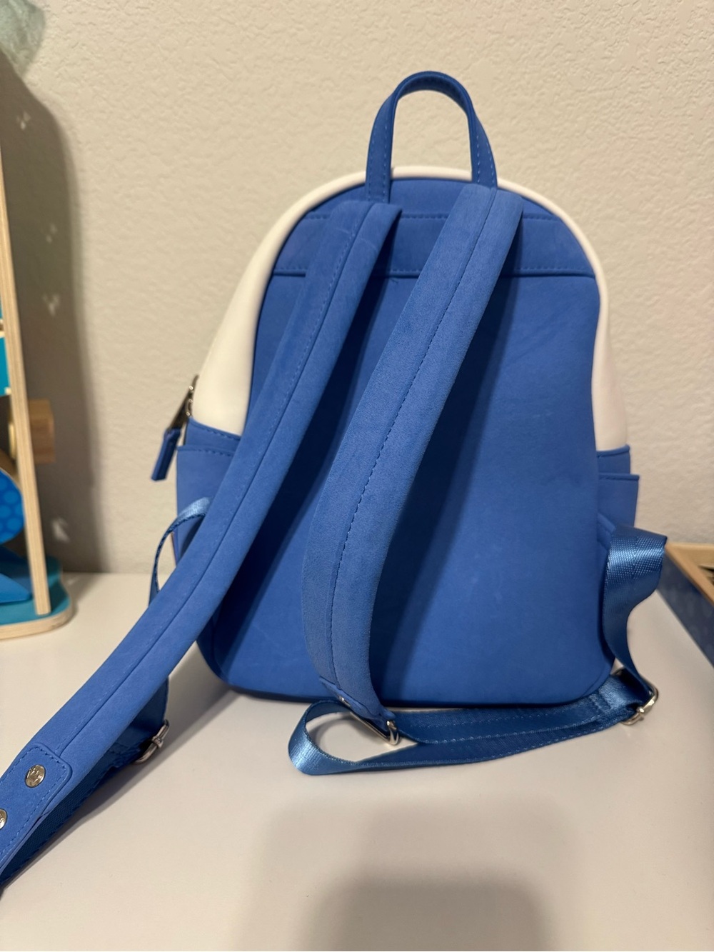 Stitch LoungeflyBackpack - Picture 3 of 15